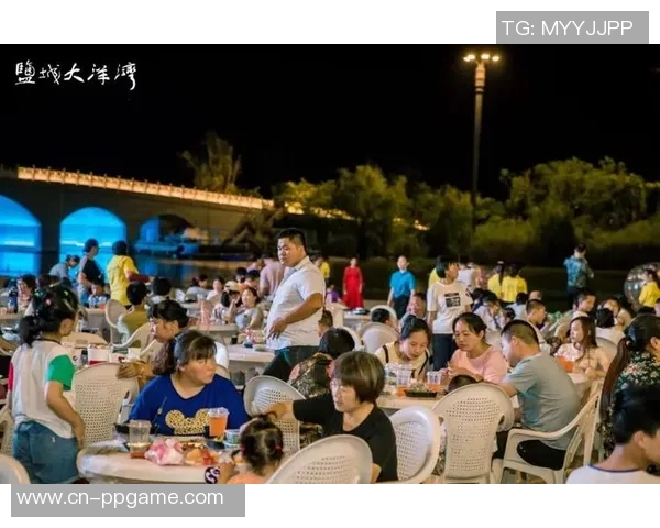 热情阳光下的泰国沙滩足球盛宴体验海风与激情的完美结合